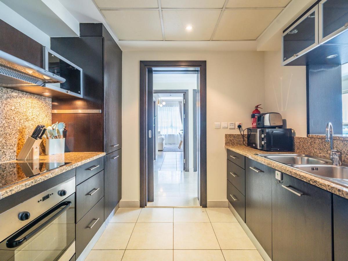 Magnificent 2 Bedroom With Balcony - Marina Appartement Dubai